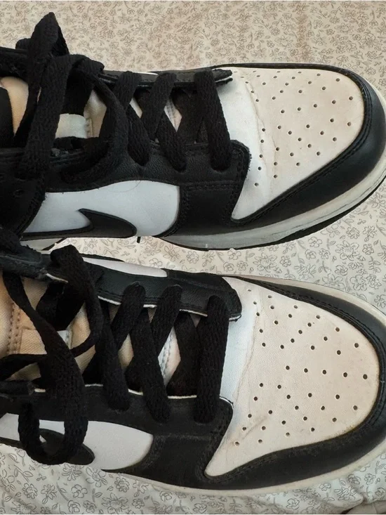 Nike Women’s Panda Low-Top Dunks - Picture 9 of 12